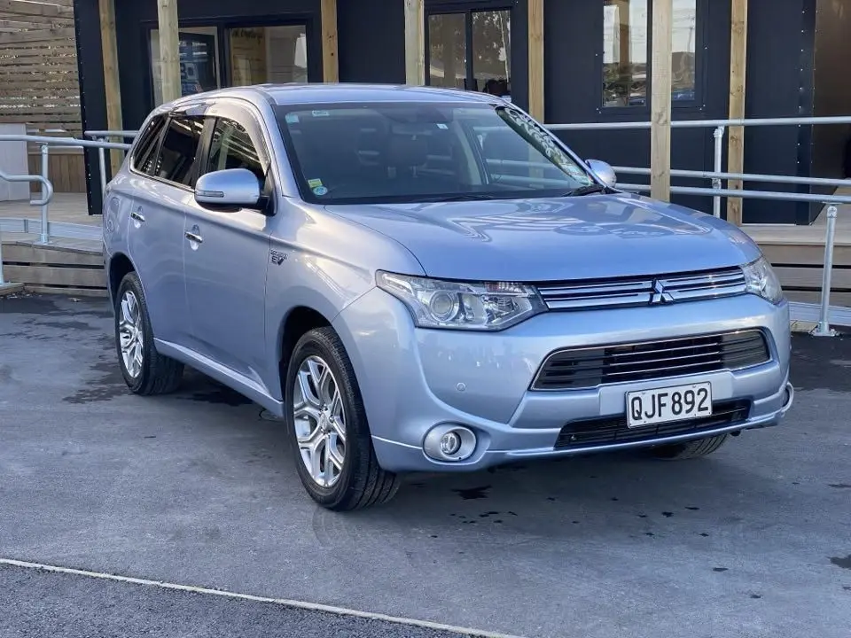2014 Mitsubishi Outlander PHEV