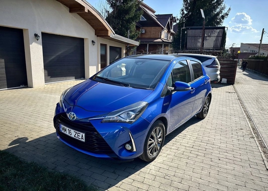 2019 Toyota Yaris 1.5 VVT-i HSD Bi-Tone B&B (Blue&Black)