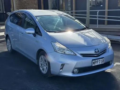 2011 Toyota Prius Alpha