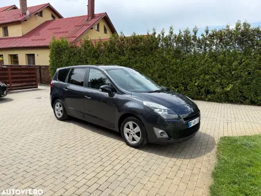 2011 Renault Grand Scenic dCi 110 EDC Bose Edition